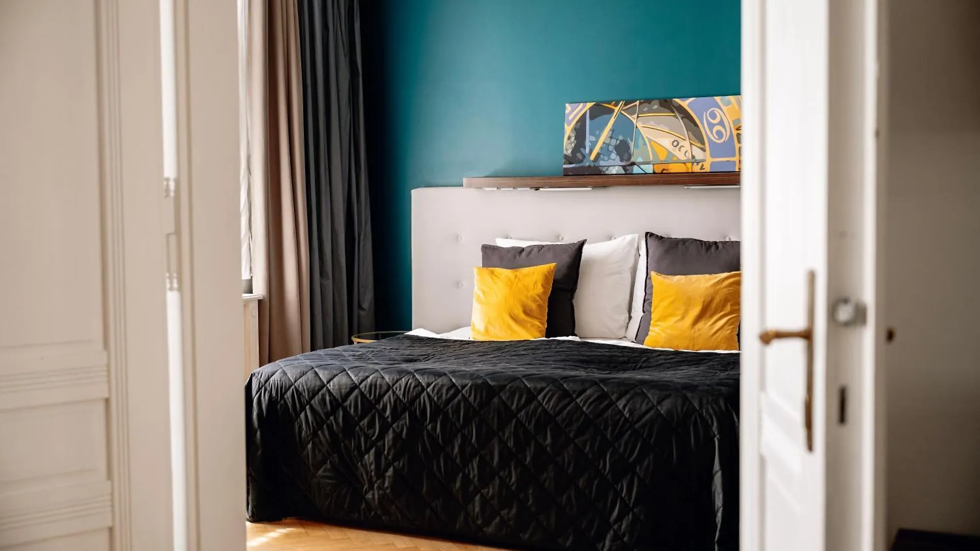 Heritage Haven Charming 3Br City Center Prague Apartment