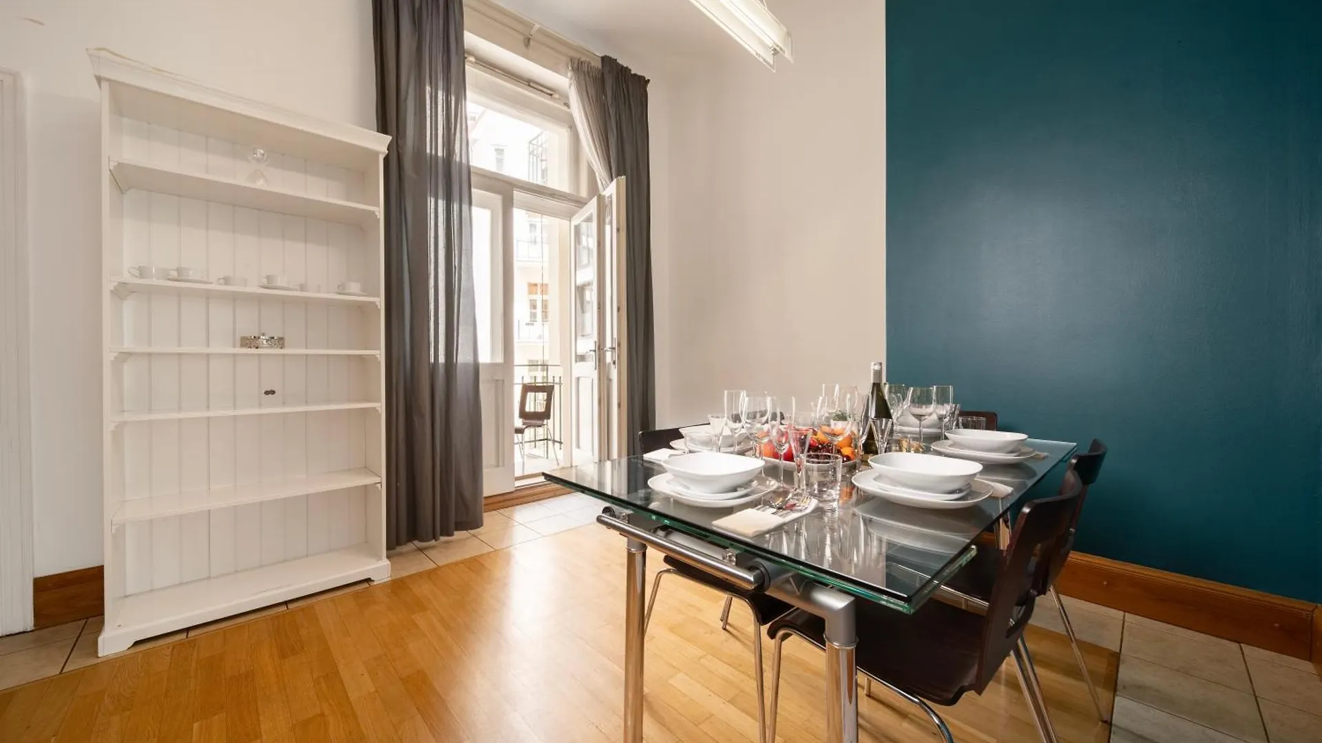 Heritage Haven Charming 3Br City Center Prague Apartment