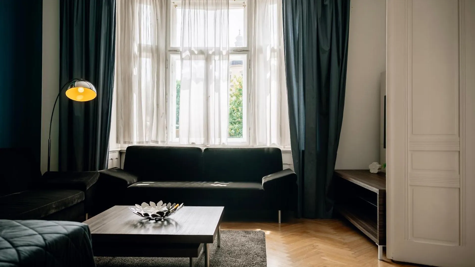 Daire Heritage Haven Charming 3Br City Center Prag